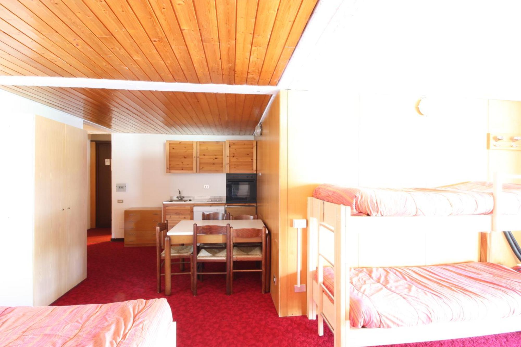 Marilleva 1400 Appartamenti Montana Habitación foto