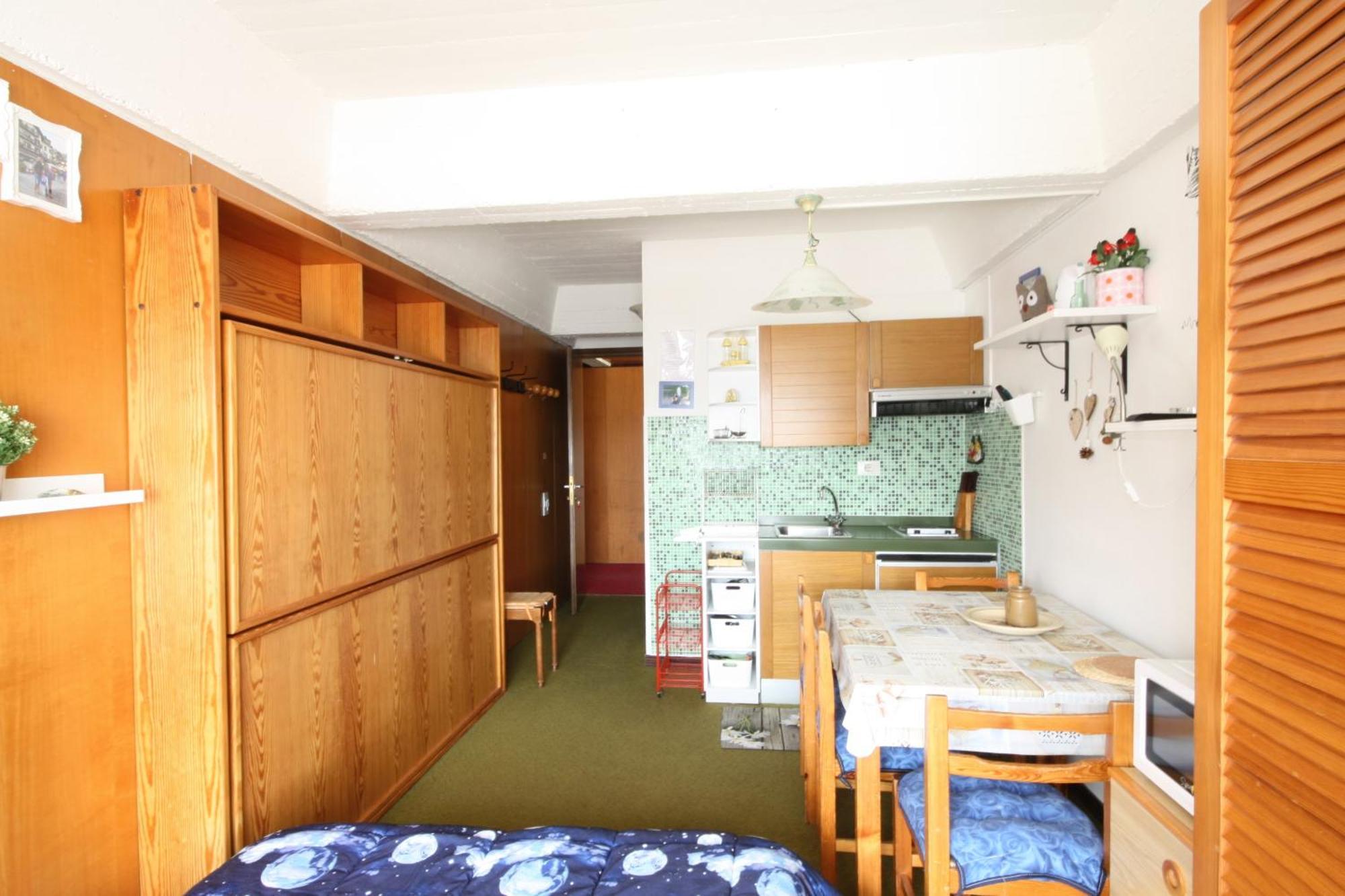 Marilleva 1400 Appartamenti Montana Habitación foto